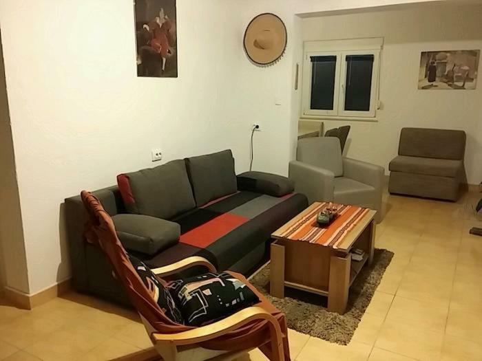 Gogi Apartman Donji Okrug  Exterior foto